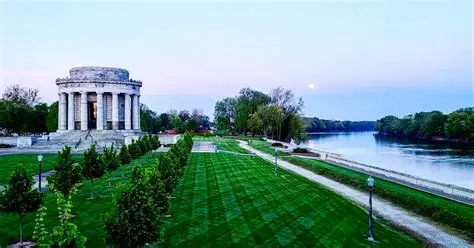 Vincennes, IN